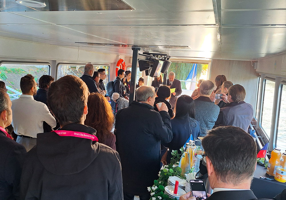 Réunion à bord du Otter sur la Marne